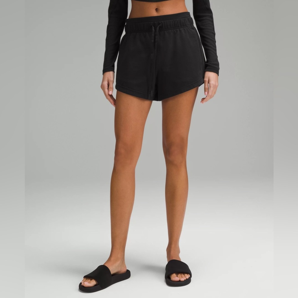 Lululemon Black Inner Glow Shorte - Size 4